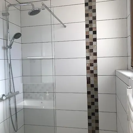 Apartment Le Catalpa - Centre Ville, Jardin & Parking! Annecy
