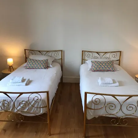Apartment Le Catalpa - Centre Ville, Jardin & Parking! *