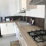 アパート Le Catalpa - Centre Ville, Jardin & Parking! アヌシー